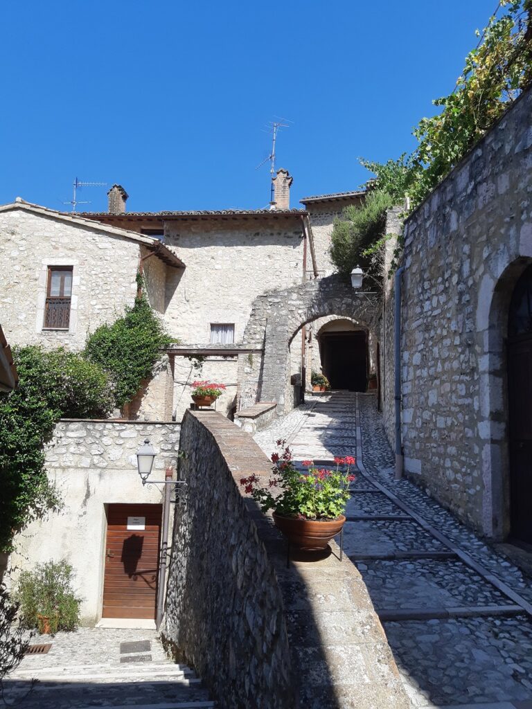 Sviluppo Turistico Sostenibile: Territorio, Comunità e Turisti Consapevoli